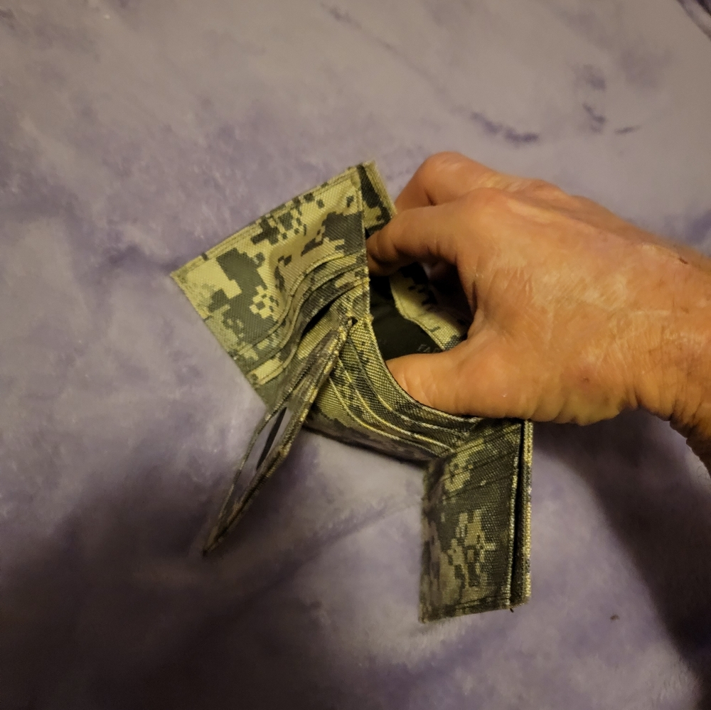 Wallet - Picture 3 of 5